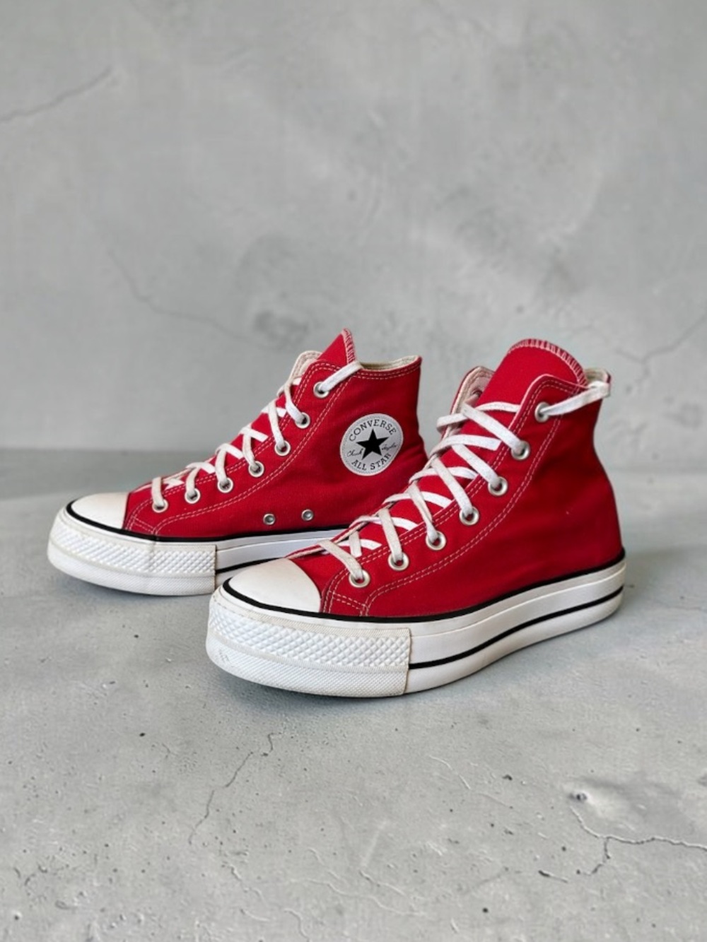Converse Chuck Taylor All Star Lift Red Platform High Top Women’s 8